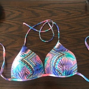 NO BOUNDARIES Palm Triangle Top!